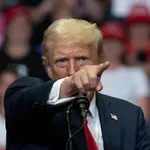 FOTO, VIDEO / Trump naredio da se uništi svaki brod koji postavlja mine u Hormuškom tjesnacu