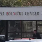 Policajac napadnut u Splitu u životnoj je opasnosti, ima višestruke ubodne rane. Napadač je uhićen