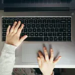 Otkriveni ozbiljni sigurnosni propusti: Države diljem svijeta gase web stranice