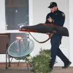 FOTO / Pogledajte što je policija noćas odnijela iz Mikulićeve kuće