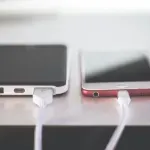 Uništava li stalno držanje mobitela na punjaču bateriju? Evo što kažu iz Applea, Samsunga i Googlea