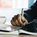 Europska zemlja uvodi gotovo potpunu zabranu umjetne inteligencije u školama