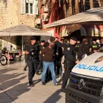Nizozemski huligani u Splitu dogovarali obračun? Imali noževe, vješalice i kamenje, policija traži zatvor