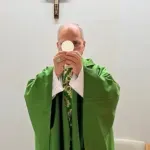 Vatikan objavio prve fotografije pape Lava XIV. nakon operacije