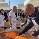 VIDEO / Božinović kuhao i dijelio gulaš: "Treba miješati, stalno miješati"