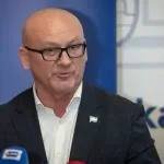 DP traži smjenu svog državnog tajnika koji je stao u zaštitu policije?