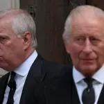 Što znači uhićenje bivšeg princa Andrewa za kraljevsku obitelj?