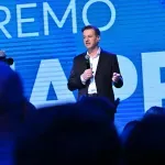 Golob proglasio pobjedu. Janša: "Prebrojat ćemo svaki glas"