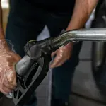 Kako se oblikuje cijena goriva i tko zapravo zarađuje na svakoj litri?