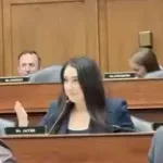 VIDEO / Kongresnica pokazala Hegsethu AI sliku Trumpa kao Isusa. Pogledajte njegovu reakciju