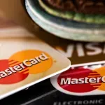 Europa želi razbiti dominaciju Vise i Mastercarda, no nisu svi oduševljeni idejom