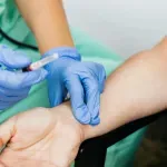 Jednostavan test otkriva znakove Alzheimera desetljećima prije simptoma