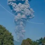 VIDEO / Erupcija vulkana, tri planinara poginula, više nestalih