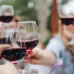Ljudi će piti manje alkohola, ali samo u sljedećih pet godina