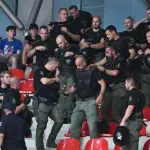Neredi na tribinama: Devet uhićenih zbog govora mržnje, pirotehnike, napada na policajce,...