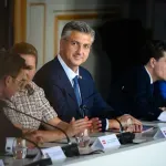 Plenković ni u Parizu nije zaboravio Milanovića: On i njegove sljedbe po Hrvatskoj šire poluprovincijalni pogled