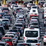 Ogromne gužve na autocestama, vozi se u kolonama. Na granicama višesatna čekanja