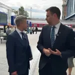 VIDEO / Muškarac pljunuo Magyara na kolodvoru. Pogledajte reakciju mađarskog premijera