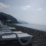Posvađali se zbog ležaljki na plaži: "Bacili su me na pod i tukli ispred djece!"