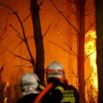 VIDEO / Hrvatski vojni piloti gase najveći požar u području Bordeauxa: "Vjetar pojačava, vatra se ponovno budi"