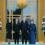 VIDEO / Macron krenuo poljubiti ruku turskoj prvoj dami, pogledajte njezinu reakciju