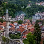 Nakon vandalizma na katoličkom groblju, Bošnjak besplatno obnovio oštećene spomenike