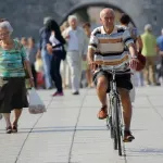 Stižu veće mirovine, evo za koliko će penzionerima rasti primanja
