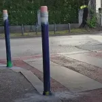 Šareni stupići u Zagrebu prebojani u plavo. Taj čin komentirala Orešković: Glup k'o stup...