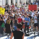 Stotine građana na prosvjedu u Raši: "Ne prilazite Istri. Vozite otpad van iz Hrvatske"