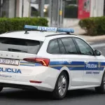 Nesreća u Istri: Autobus sa šestero djece sletio s ceste i udario u betonski stup