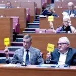 Burno u Saboru zbog gospodarenja otpadom: "HDZ želi zaštititi samo sebe, za ljude vas nije briga!"