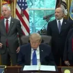 VIDEO / Trump opet zatvorio oči pred kamerama nakon što je ismijavao "Pospanog Joea"