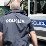 Prijetio u dvorištu policije s tri bombe, a onda su mu u domu pronašli mine i streljivo