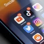 Evropska komisija: Dizajn TikToka izaziva zavisnost, mora da se promeni