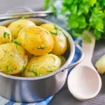 Zašto vrtlari sve češće koriste vodu od kuvanog krompira