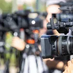 NUNS, UNS i ANEM: Vlast hitno da poništi odluku o proterivanju borca za slobodu medija Masima Moratija