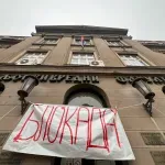 Studenti u blokadi: Inspektori u civilu priveli studente zbog "transparenta"