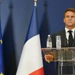 Makron: Zemlje koalicije voljnih spremne da pruže bezbednosne garancije Kijevu