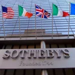 (VIDEO) Katelanova zlatna WC šolja na aukciji - početna cena viša od osam miliona evra