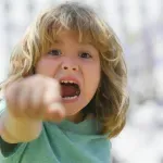 Znakovi koji otkrivaju da je vaše dete možda nasilnik