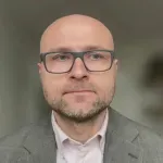 Profesor FPN: U Srbiji polarizacijom možete da prošetate - ispred Skupštine, studenti u pravu što ne objavljuju imena sa liste