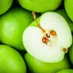 Šta treba da znate ako slučajno progutate semenku jabuke - da li može da bude opasno?