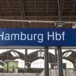 Čovek preživeo pošto ga je pregazio voz u Hamburgu