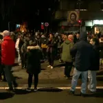 (VIDEO) Studenti i građani se okupili ispred RTS-a nezadovoljni izveštavanjem o lokalnim izborima