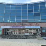 Pao deo plafona, a deca treniraju: SC "Pinki" potrebna kompletna rekonstrukcija, a projekti stoje u mestu