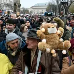 Orbanov rival predvodio proteste zbog zlostavljanja dece u institucijama za maloletnike