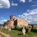 Selaković izgradnju objekta u porti Petrove crkve nazvao "blokaderskom egzibicijom"