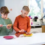 Loše navike osnovaca u Srbiji: Malo fizičke aktivnosti, bez doručka i zajedničkih obroka