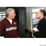 Objavljena nova serija Epstinovih fotografija, putne isprave i ponuda o "prodaji" devojke