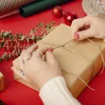 Trik za savršeno pakovanje poklona: "Čista genijalnost" (VIDEO)